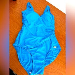 Gorgeous swimsuit great for pregnancy and afterwards!